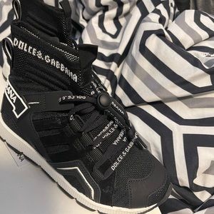 Dolce & Gabbana kid sneakers worn 1x size 28 In Kids can be for boys or girls